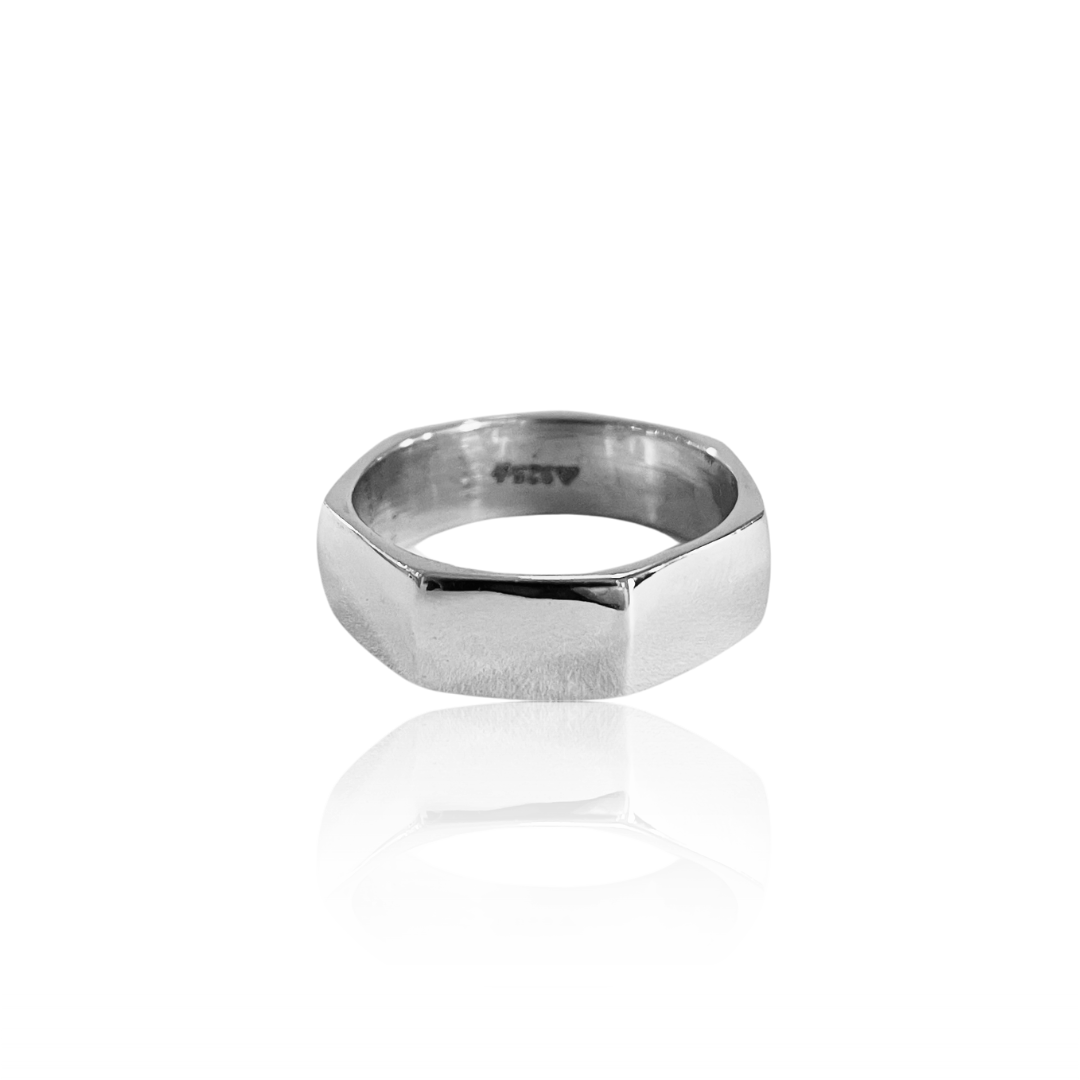 Harry Lincoln men's 925 sterling silver bolt ring on white background